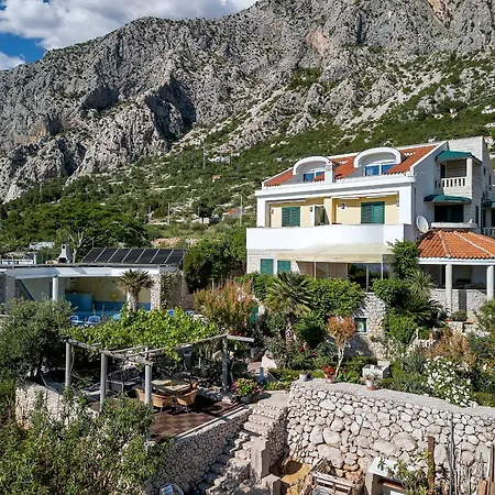 Tolle In Mit Schoenem Garten * Drašnice